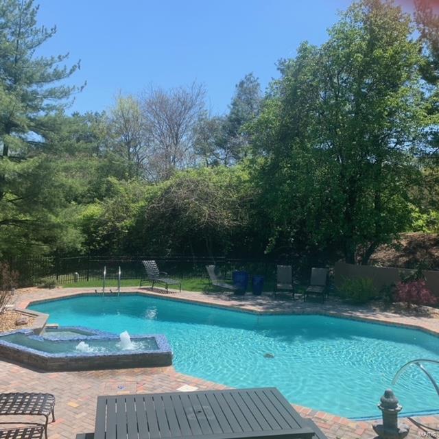 Frontenac Place - Residential