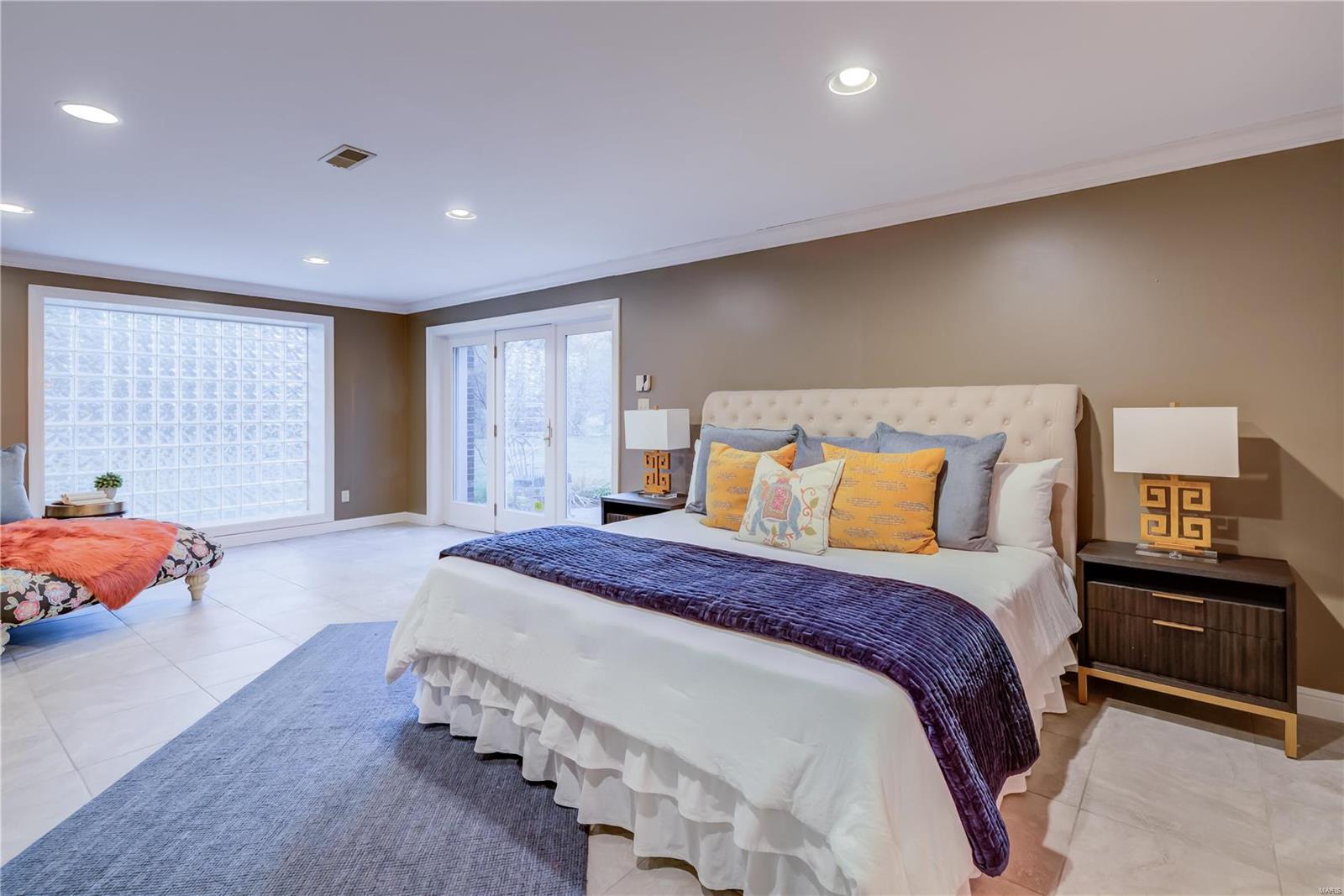 Frontenac Place - Residential