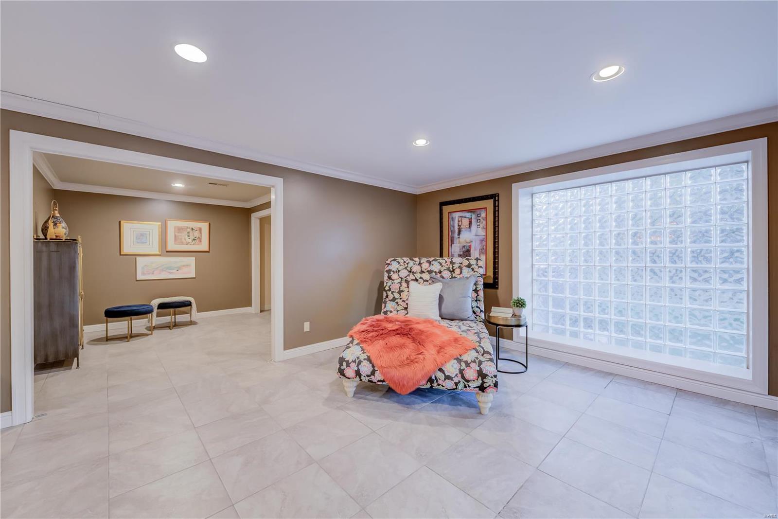 Frontenac Place - Residential