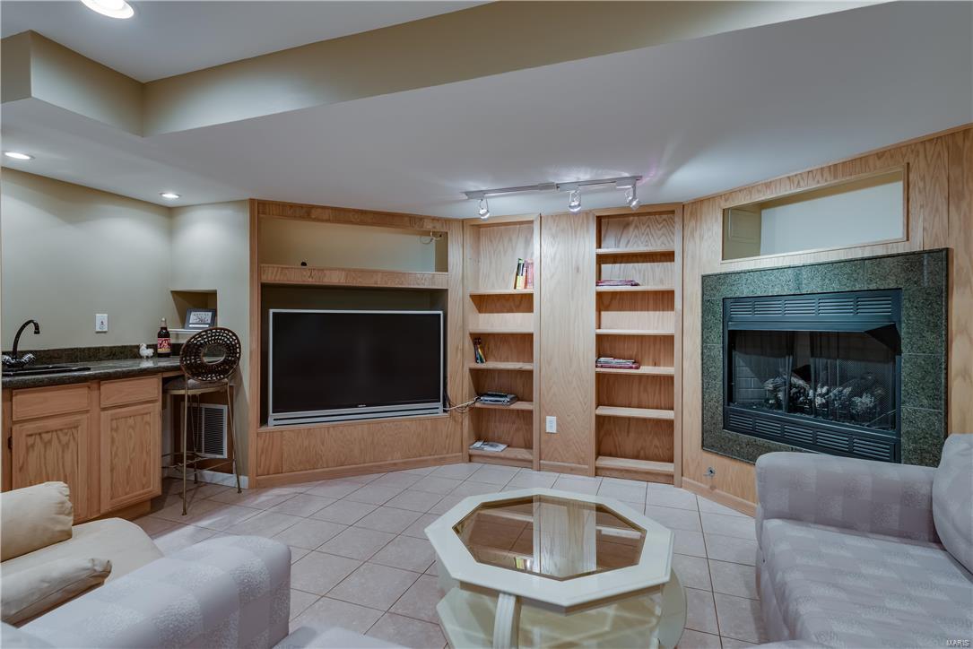 Castle Gate Villas - Residential