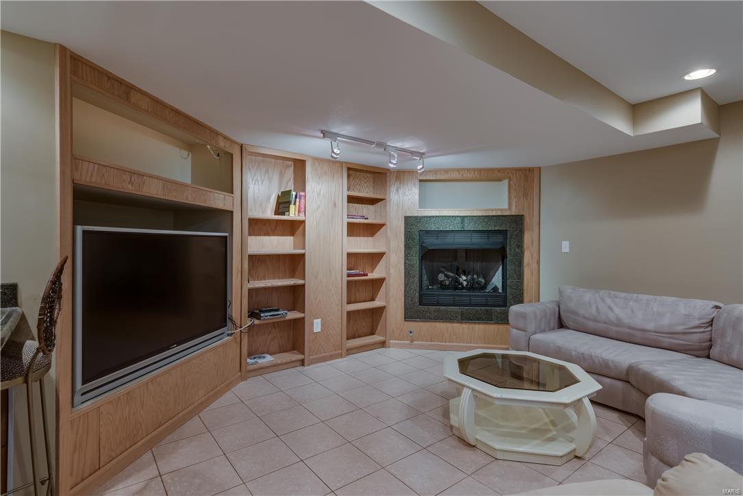 Castle Gate Villas - Residential