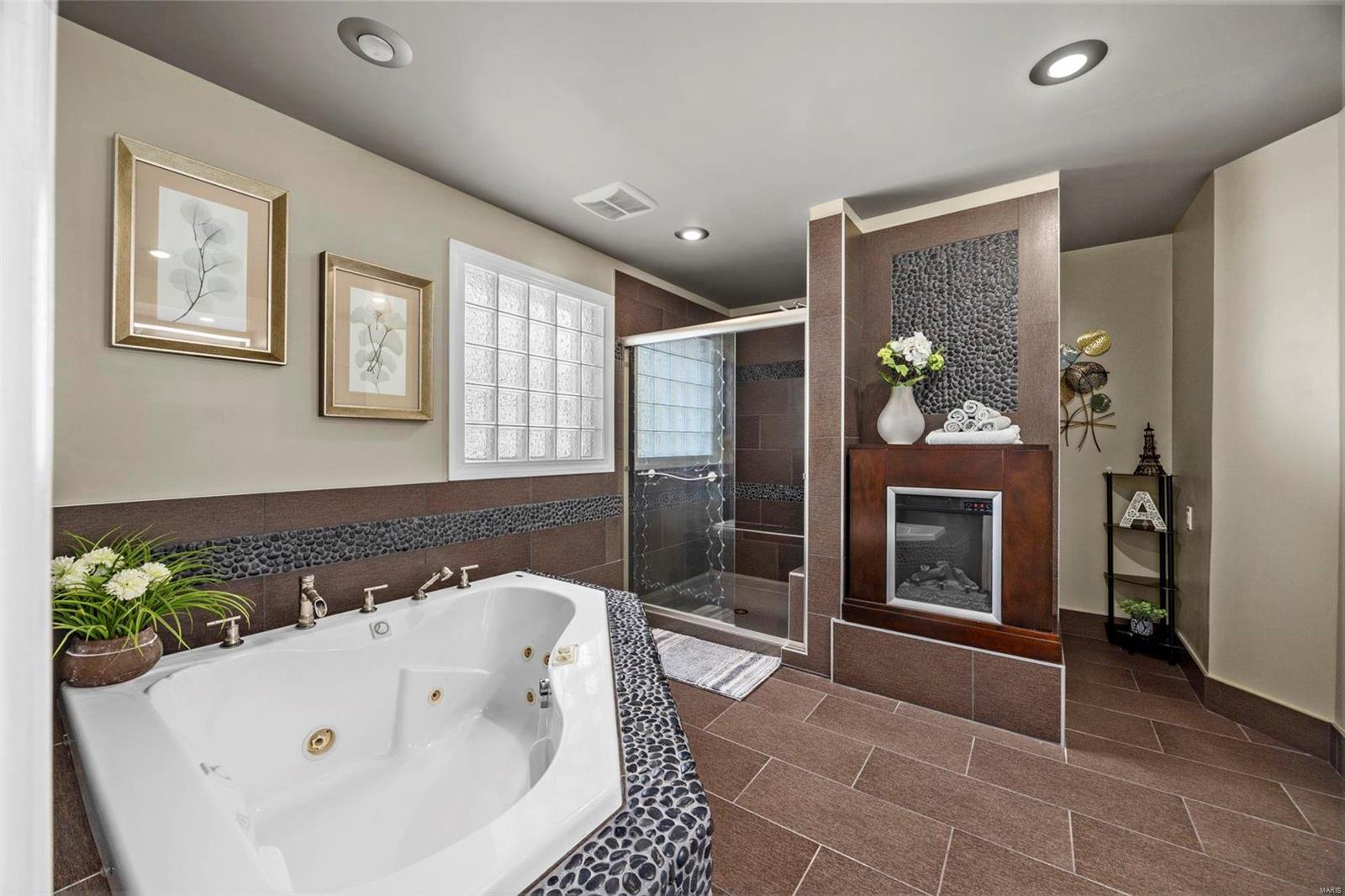 Meadowbrook Country Club Estates - Residential