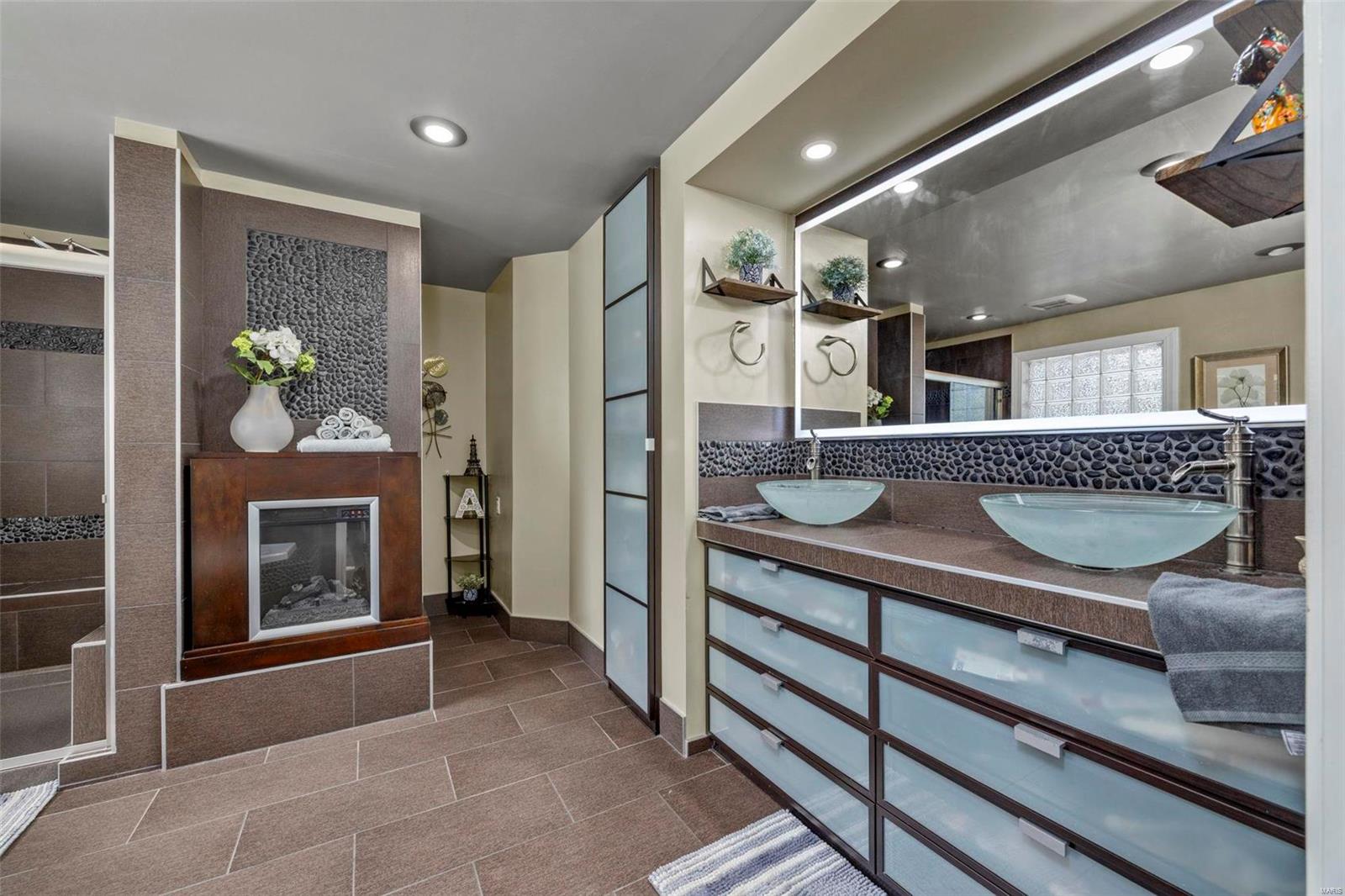 Meadowbrook Country Club Estates - Residential