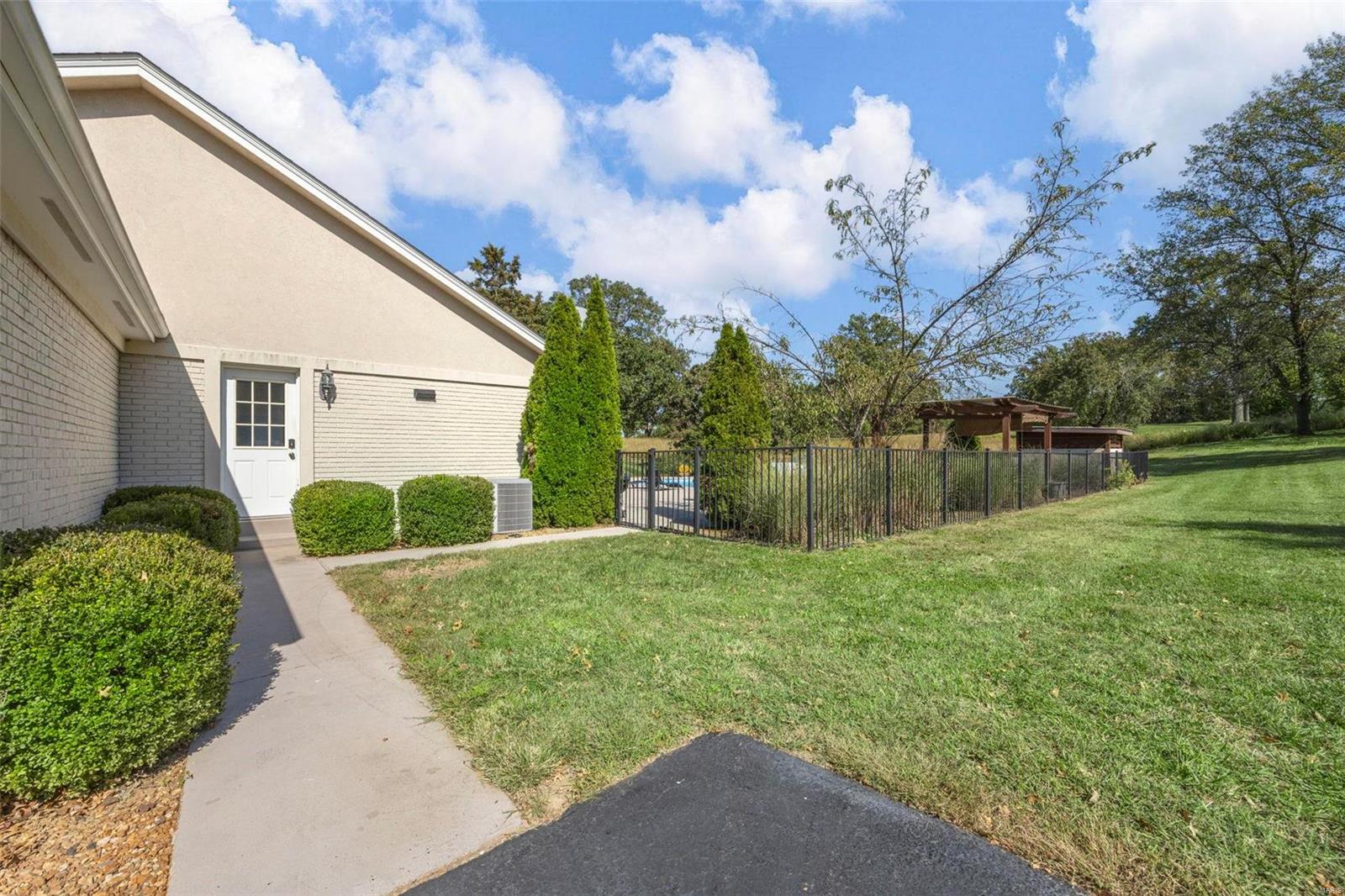 Meadowbrook Country Club Estates - Residential