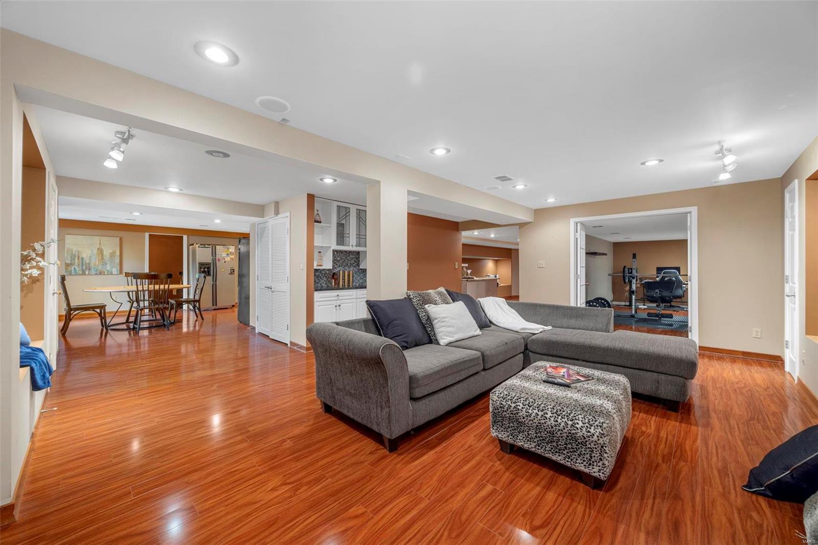 Meadowbrook Country Club Estates - Residential