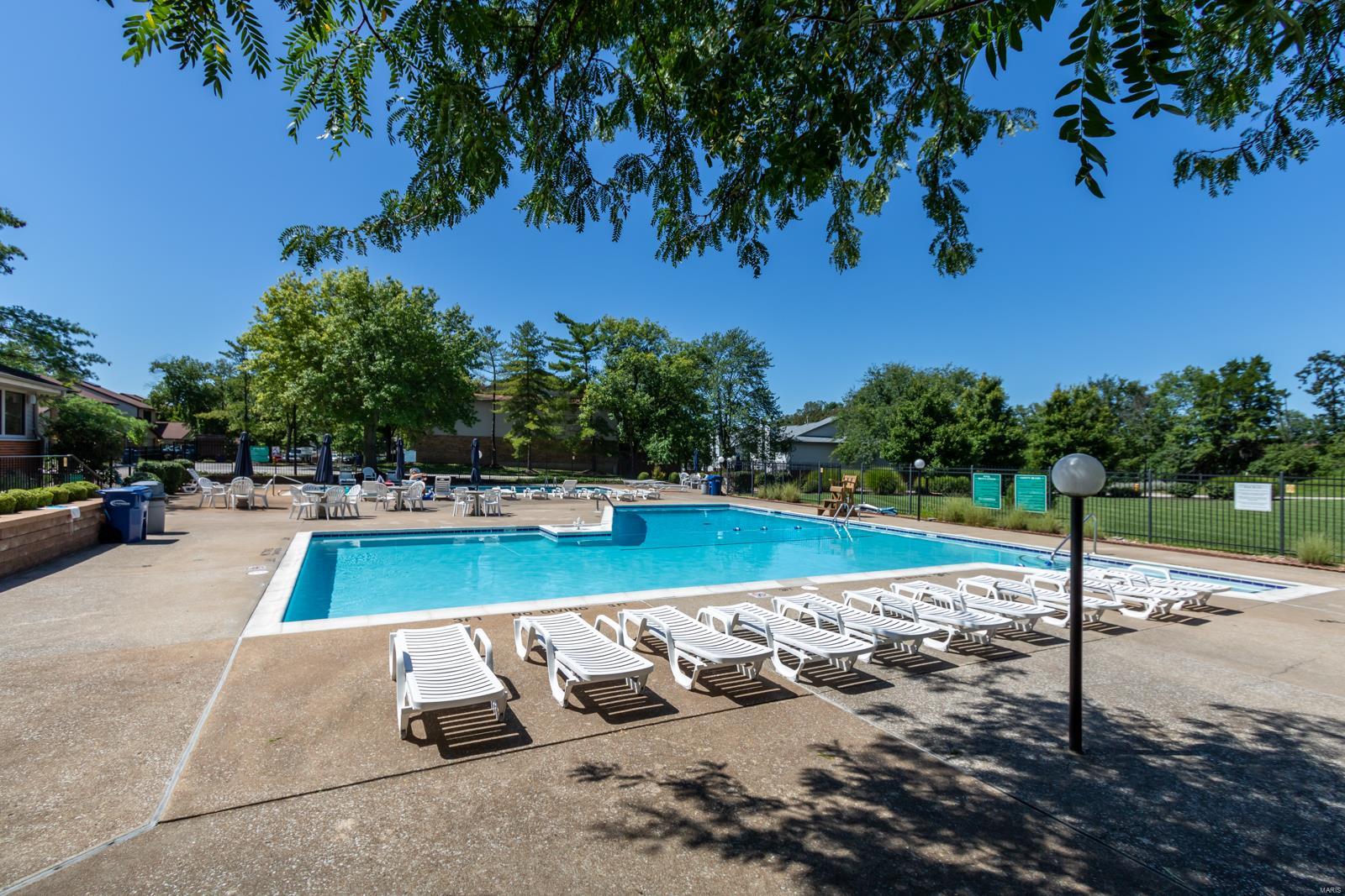 Treetop Condo Condo - Residential