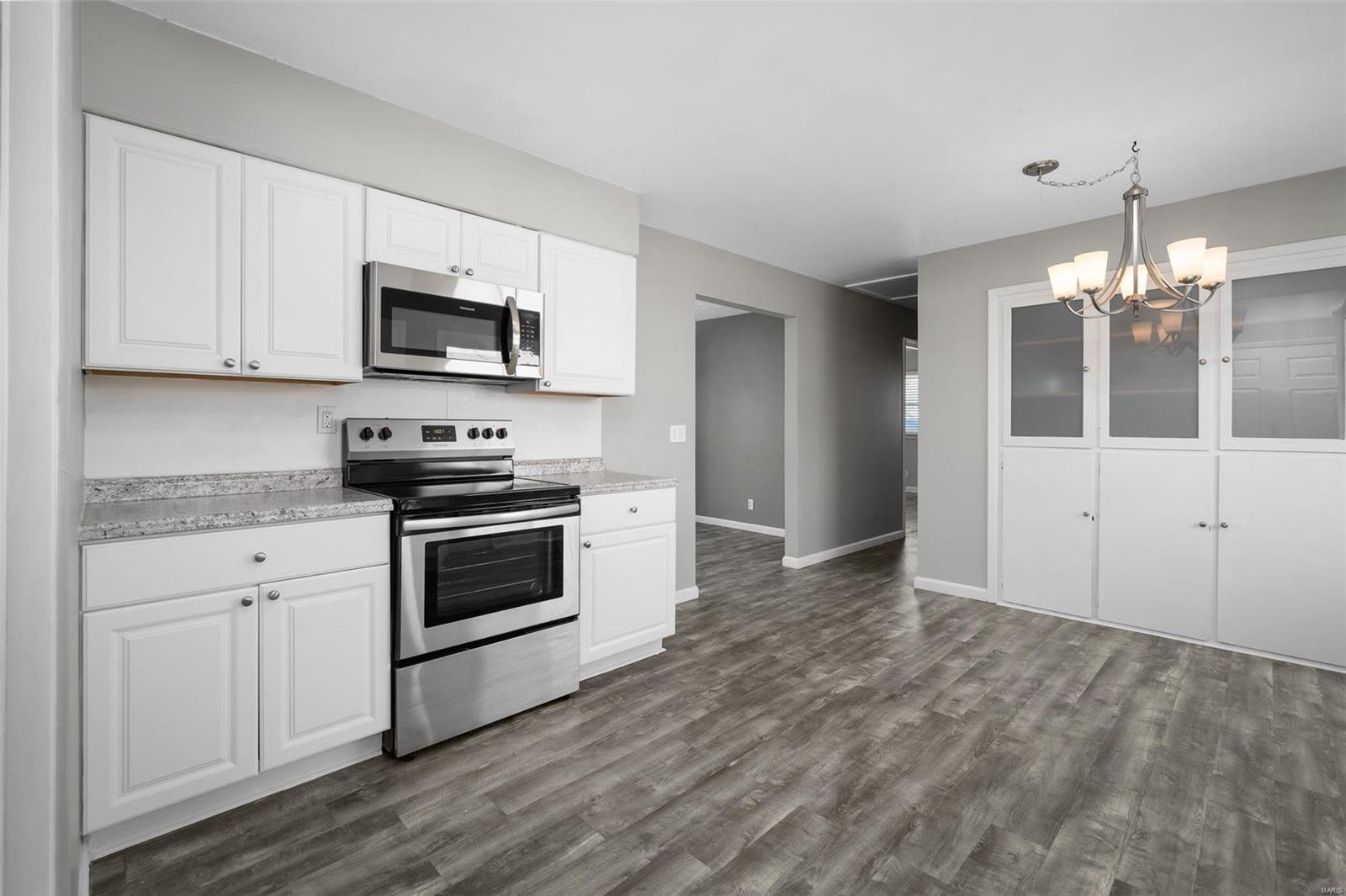 Warrenton, Missouri 63383, United States, 2 Bedrooms Bedrooms, ,2 BathroomsBathrooms,Residential,Pending,15665