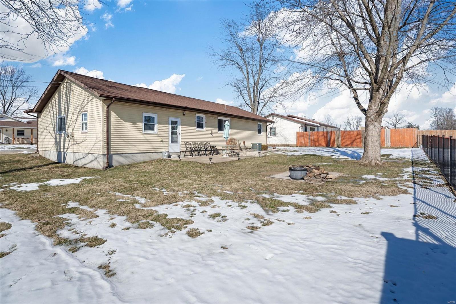 Warrenton, Missouri 63383, United States, 2 Bedrooms Bedrooms, ,2 BathroomsBathrooms,Residential,Pending,15665