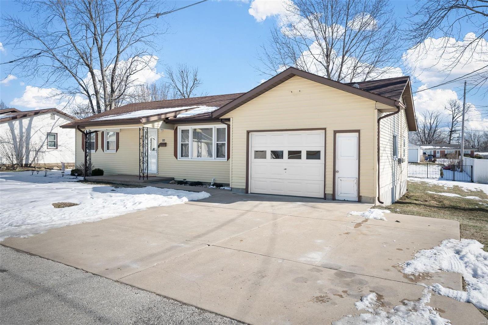 Warrenton, Missouri 63383, United States, 2 Bedrooms Bedrooms, ,2 BathroomsBathrooms,Residential,Pending,15665