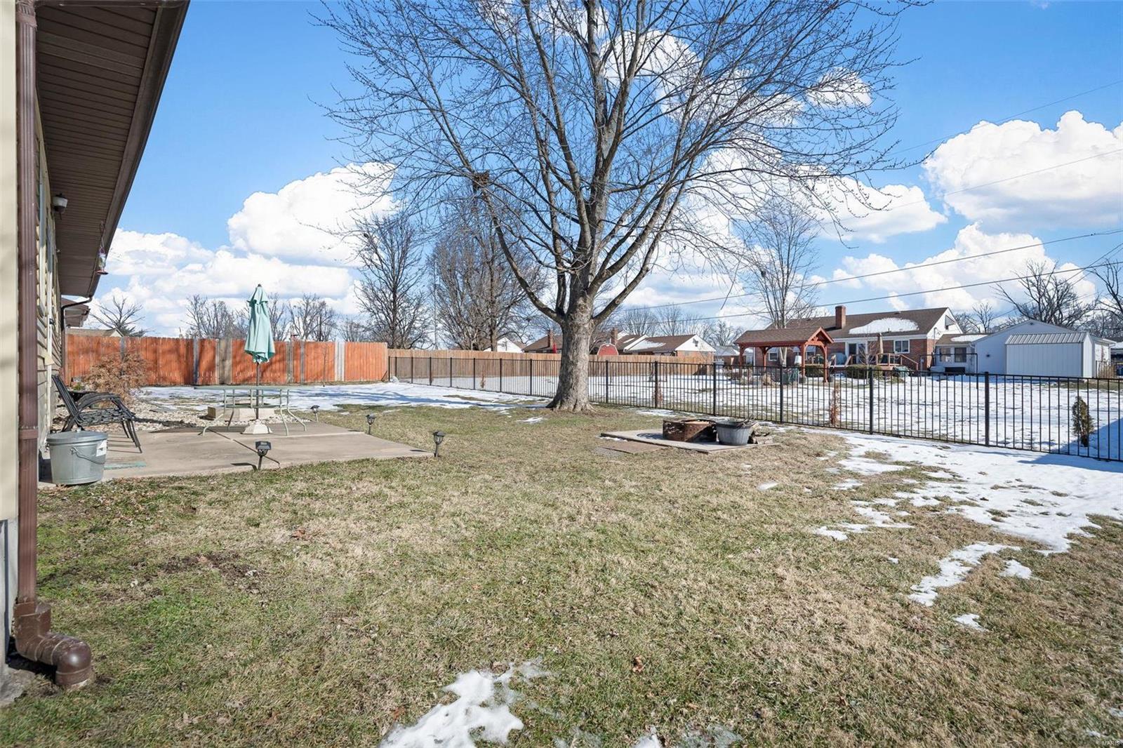 Warrenton, Missouri 63383, United States, 2 Bedrooms Bedrooms, ,2 BathroomsBathrooms,Residential,Pending,15665