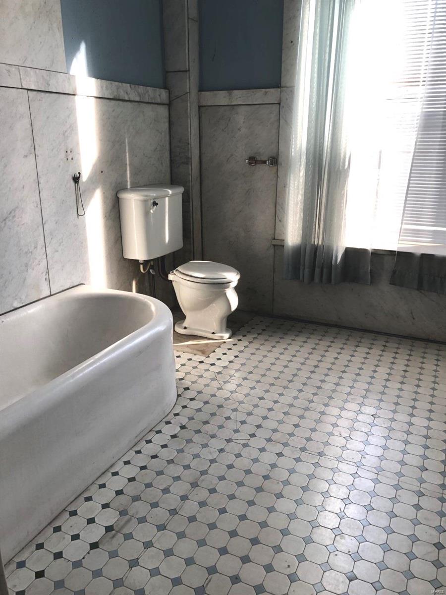 Lafayette Square - Commercial Sale