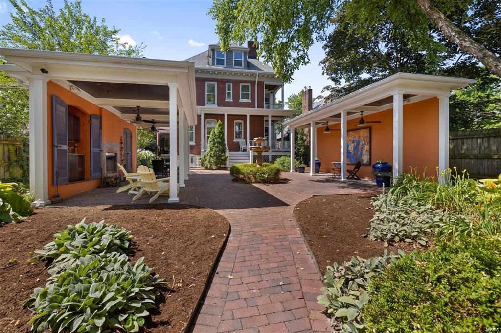 Shaws Flora Blvd - Residential