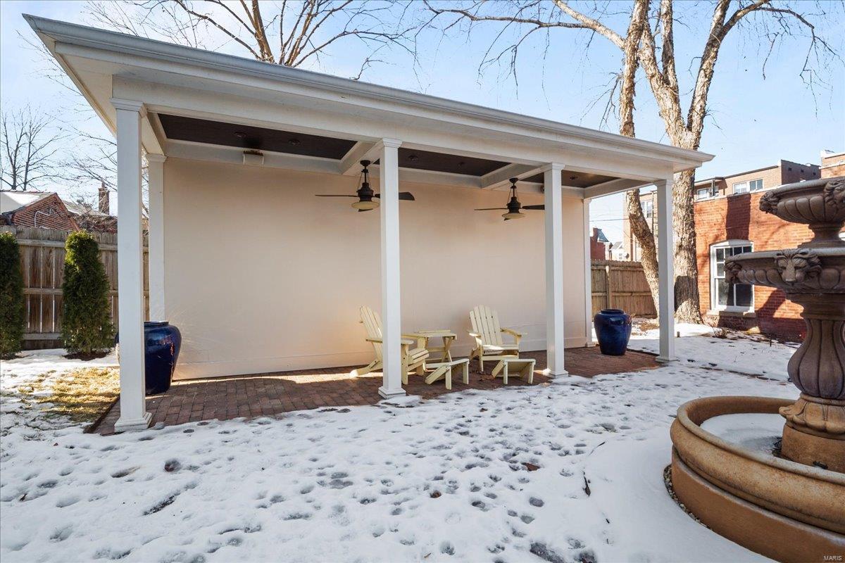 Shaws Flora Blvd - Residential