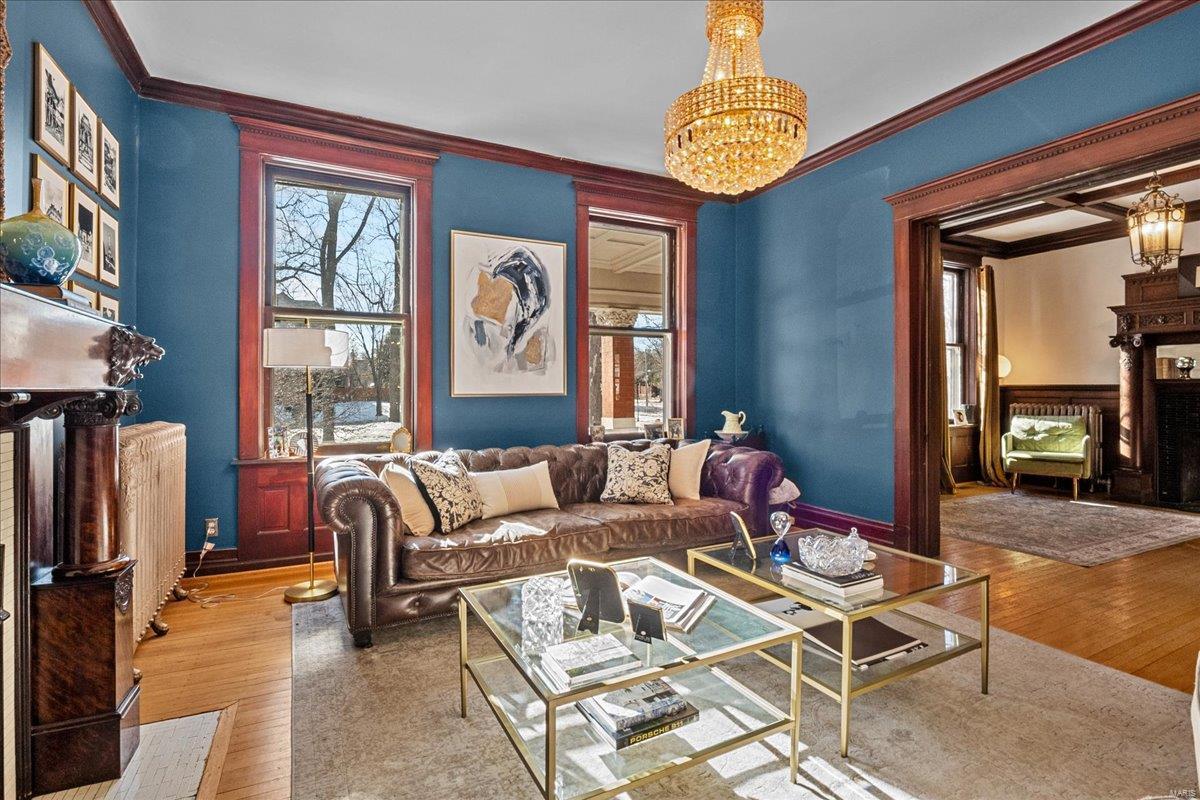 Shaws Flora Blvd - Residential