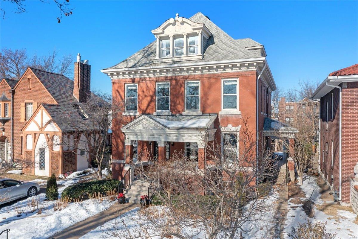 Shaws Flora Blvd - Residential