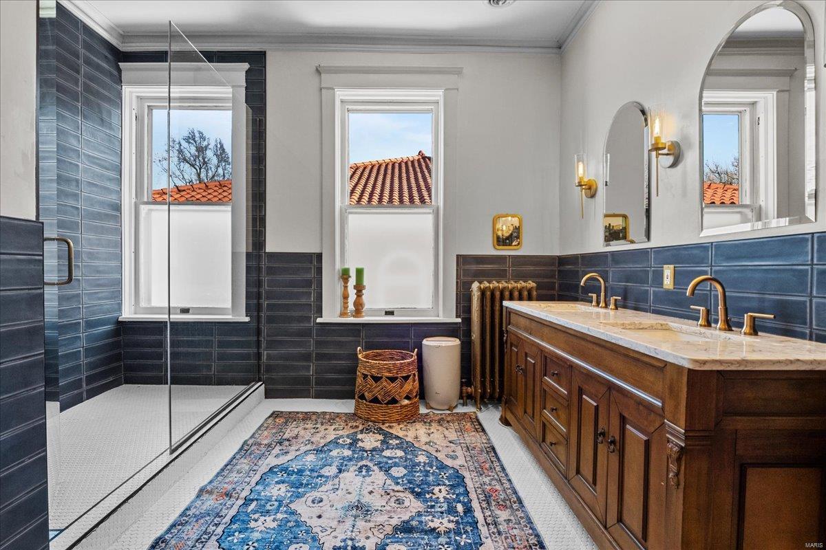 Shaws Flora Blvd - Residential