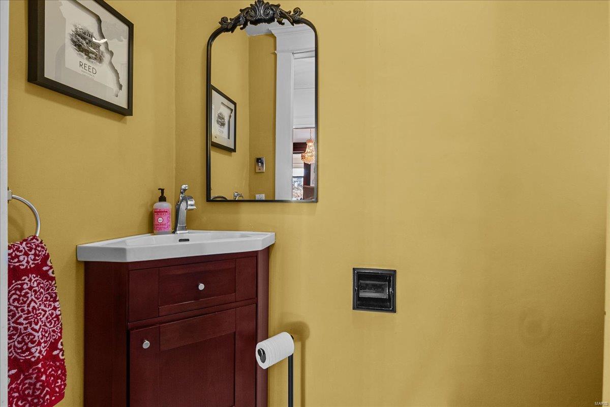 Shaws Flora Blvd - Residential