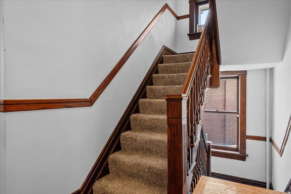 Shaws Flora Blvd - Residential