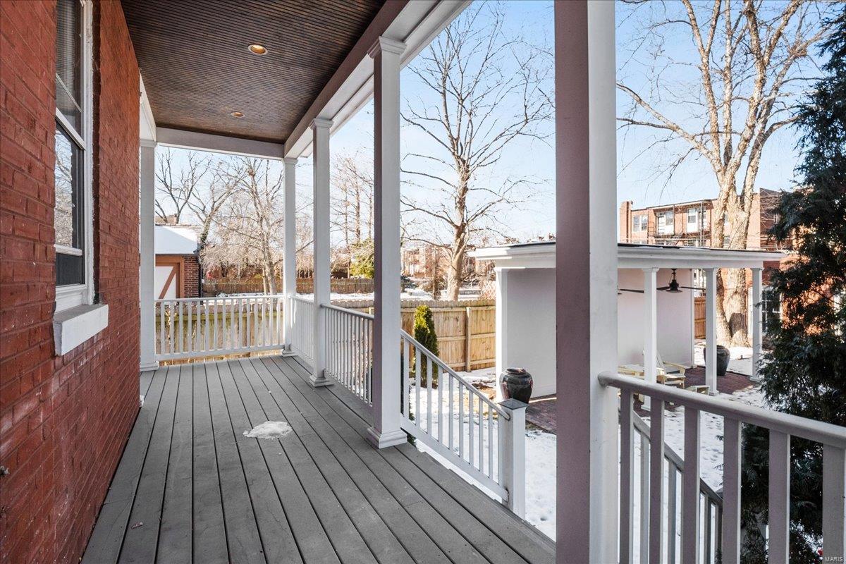 Shaws Flora Blvd - Residential