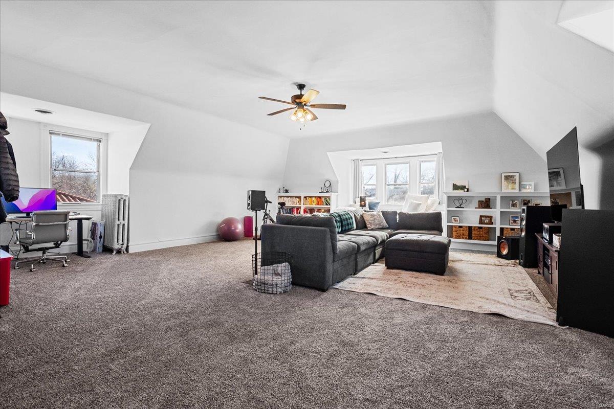 Shaws Flora Blvd - Residential