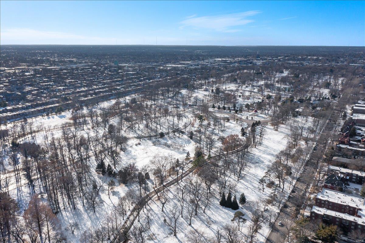 Shaws Flora Blvd - Residential