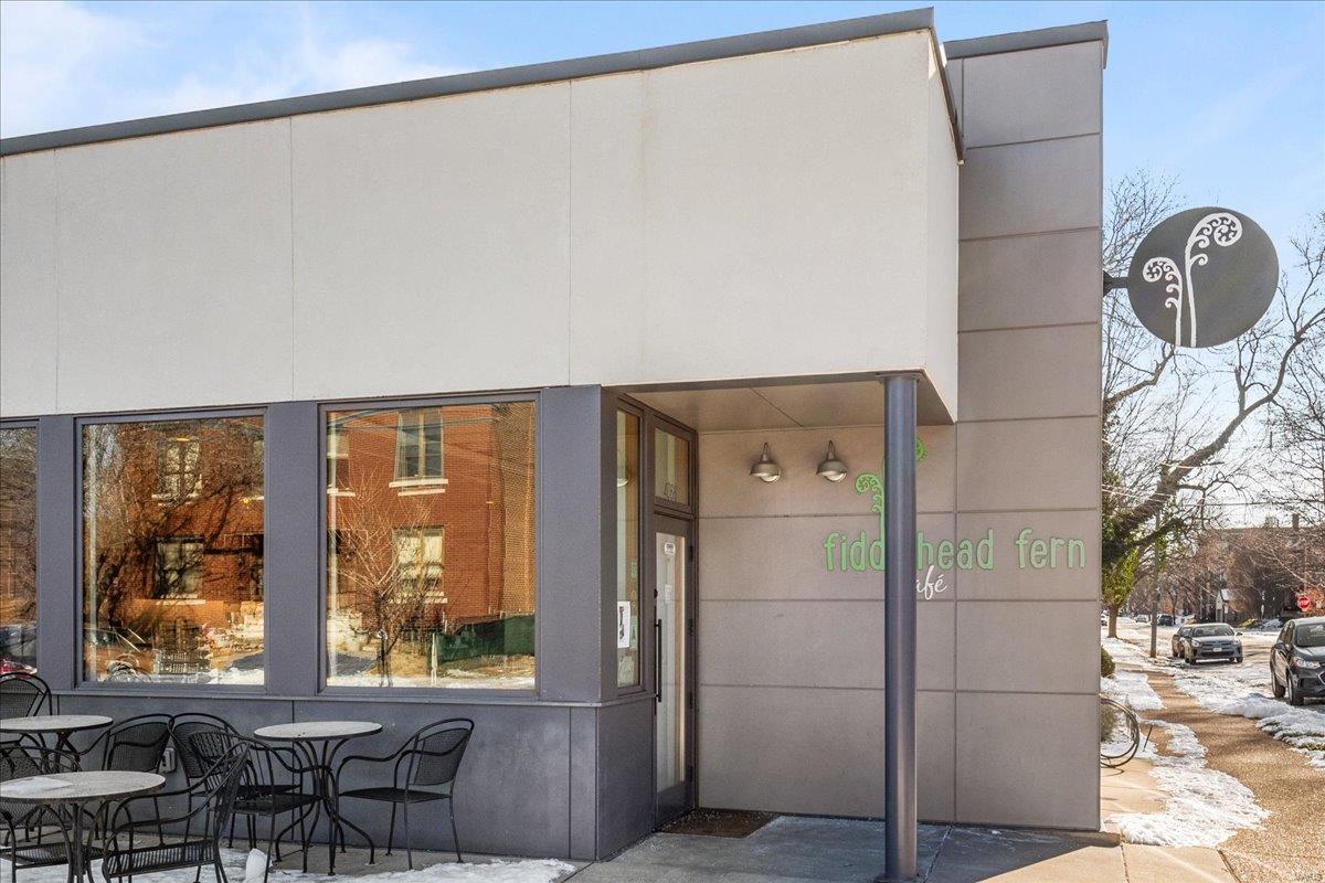 Shaws Flora Blvd - Residential