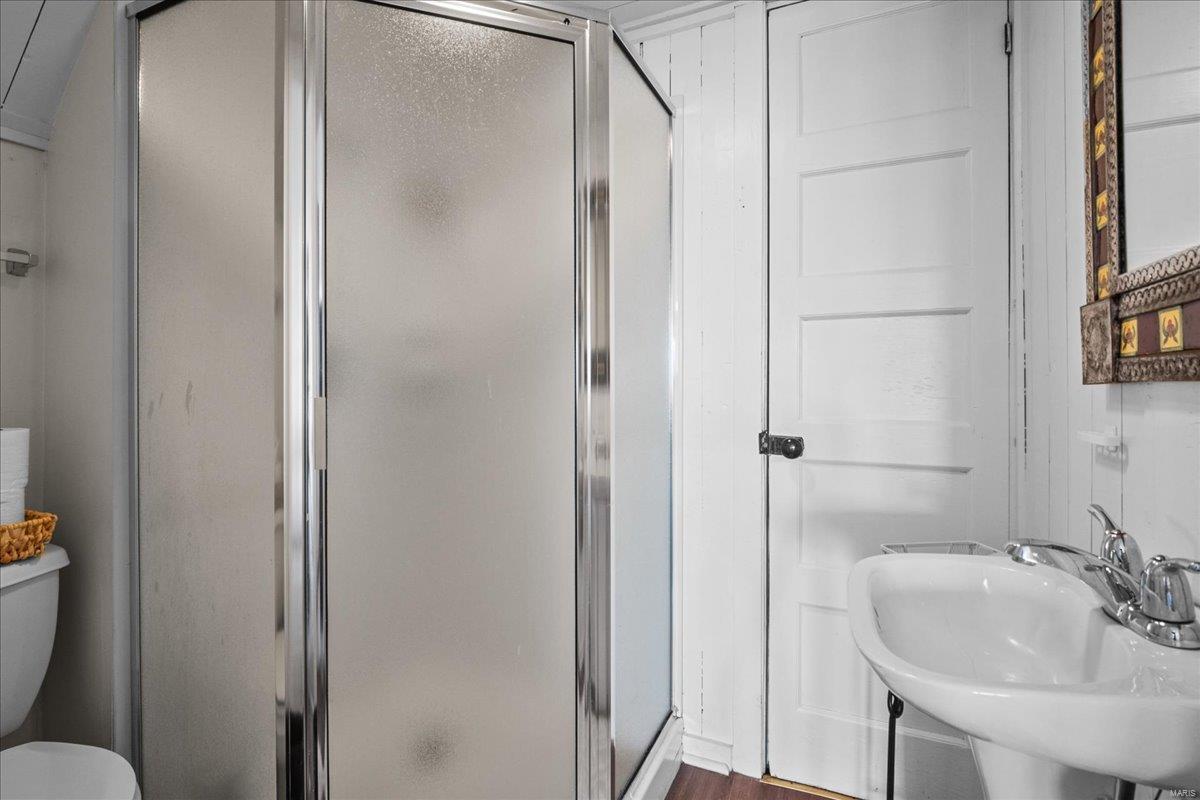 Shaws Flora Blvd - Residential