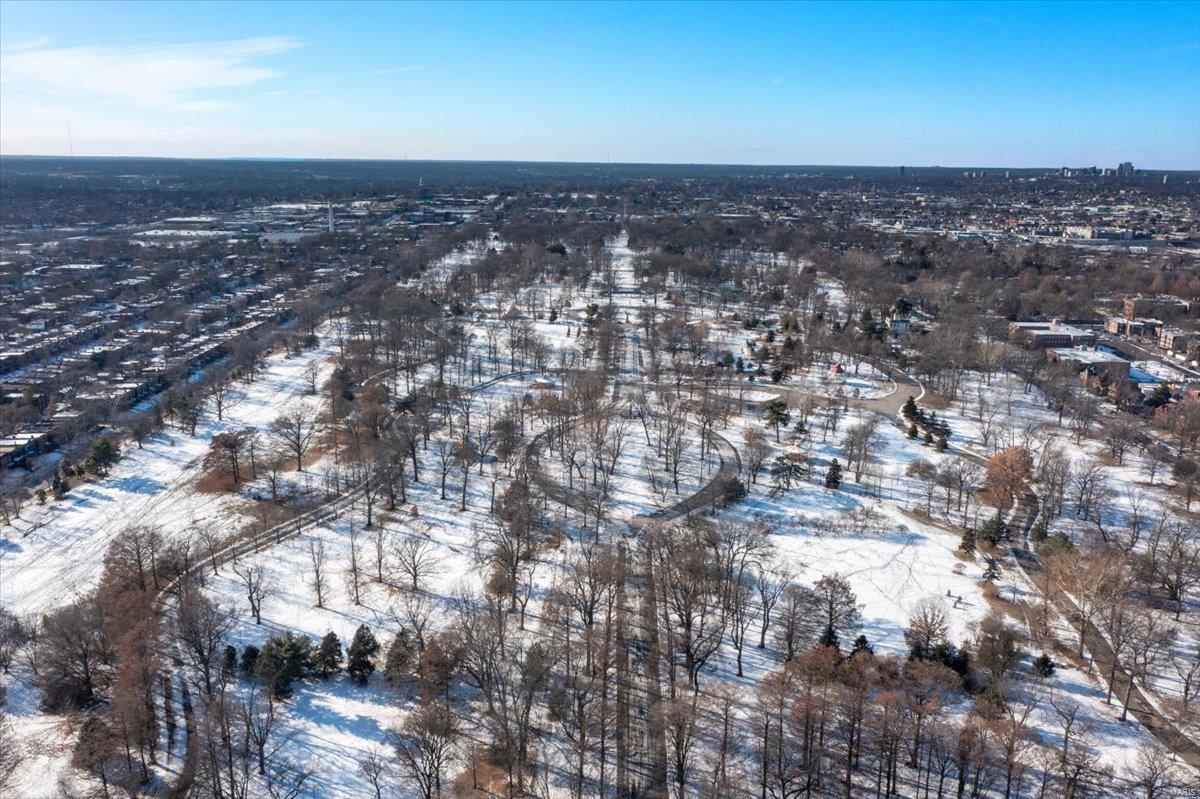 Shaws Flora Blvd - Residential