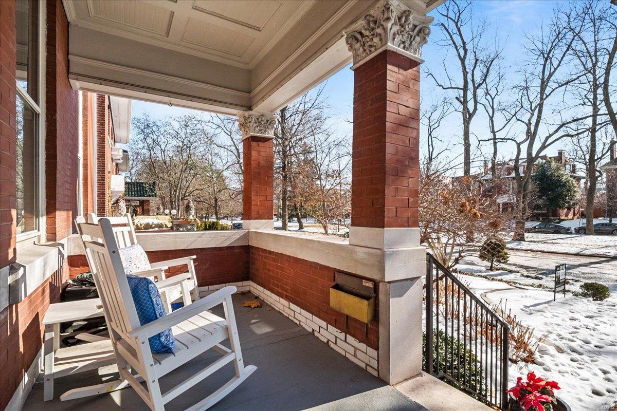 Shaws Flora Blvd - Residential