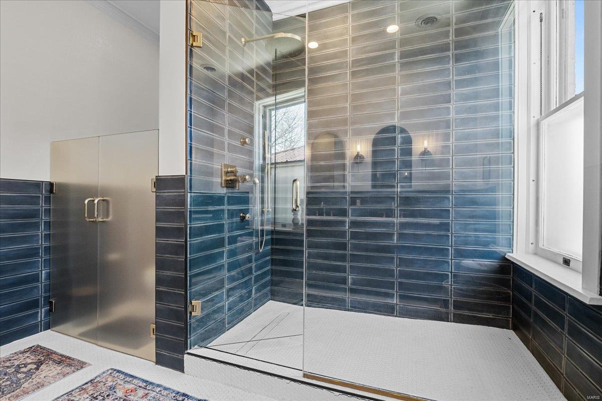 Shaws Flora Blvd - Residential