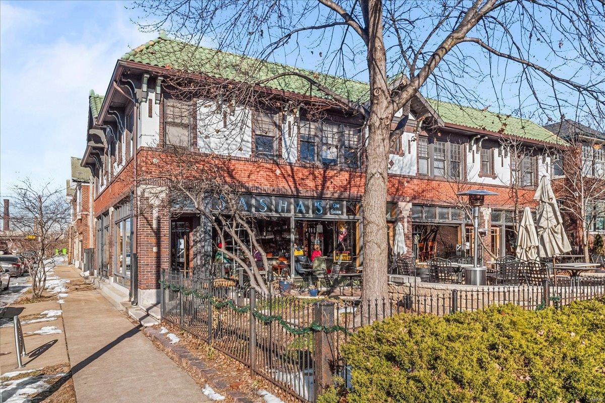 Shaws Flora Blvd - Residential