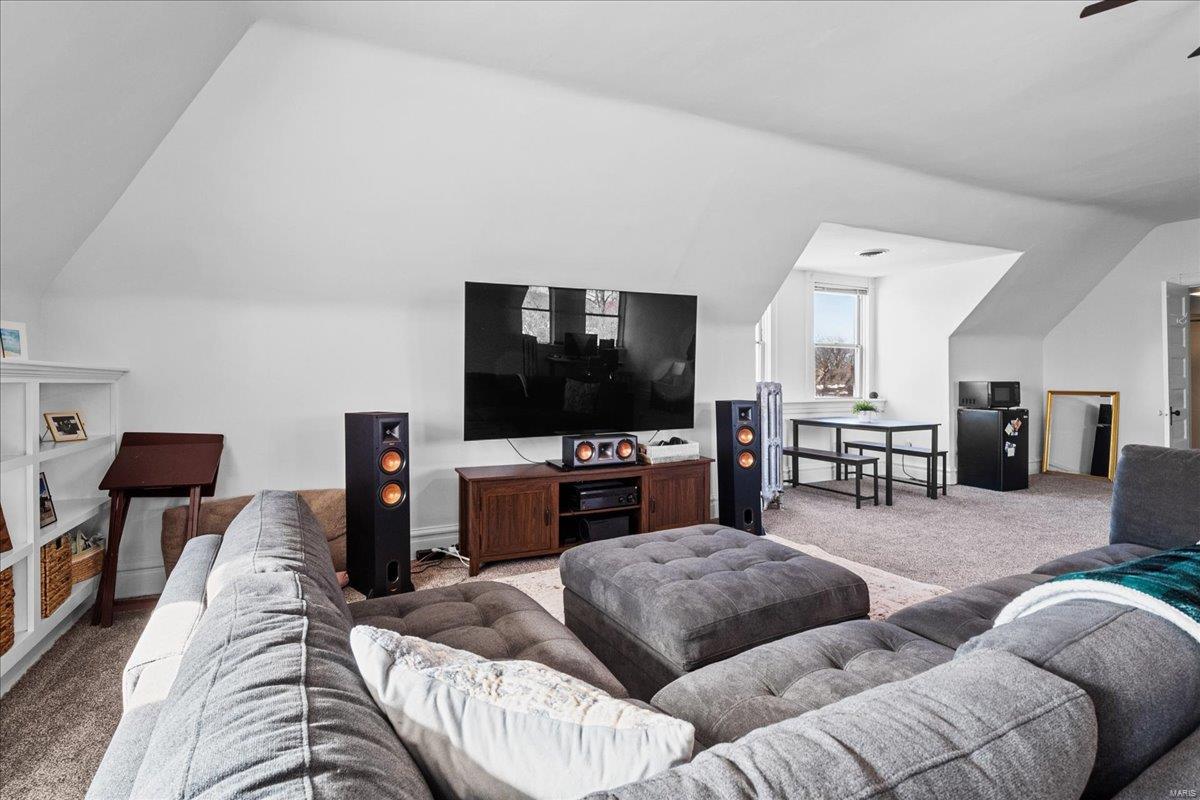 Shaws Flora Blvd - Residential