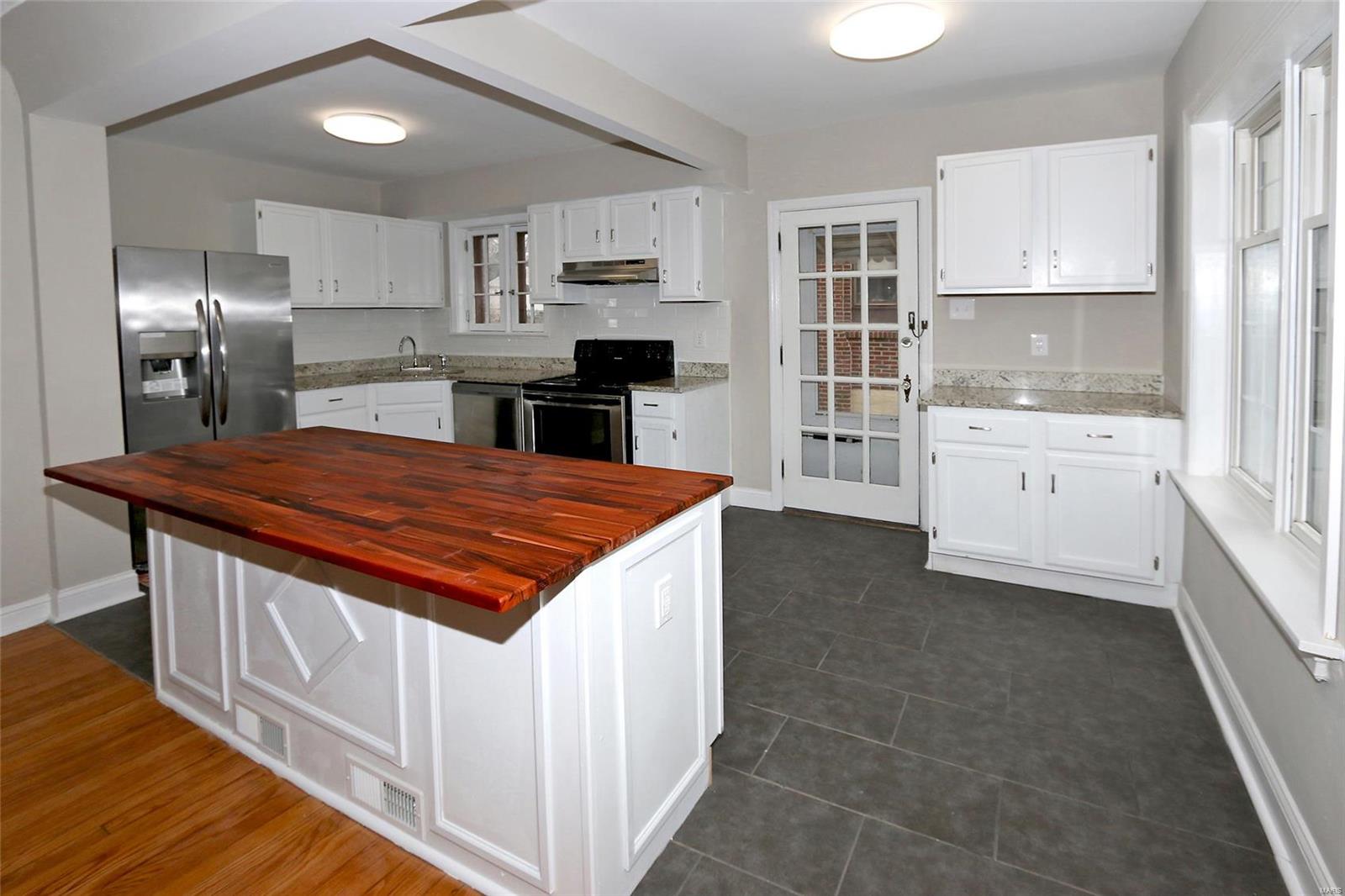 Country Club Add To Normandy Park 2 - Residential