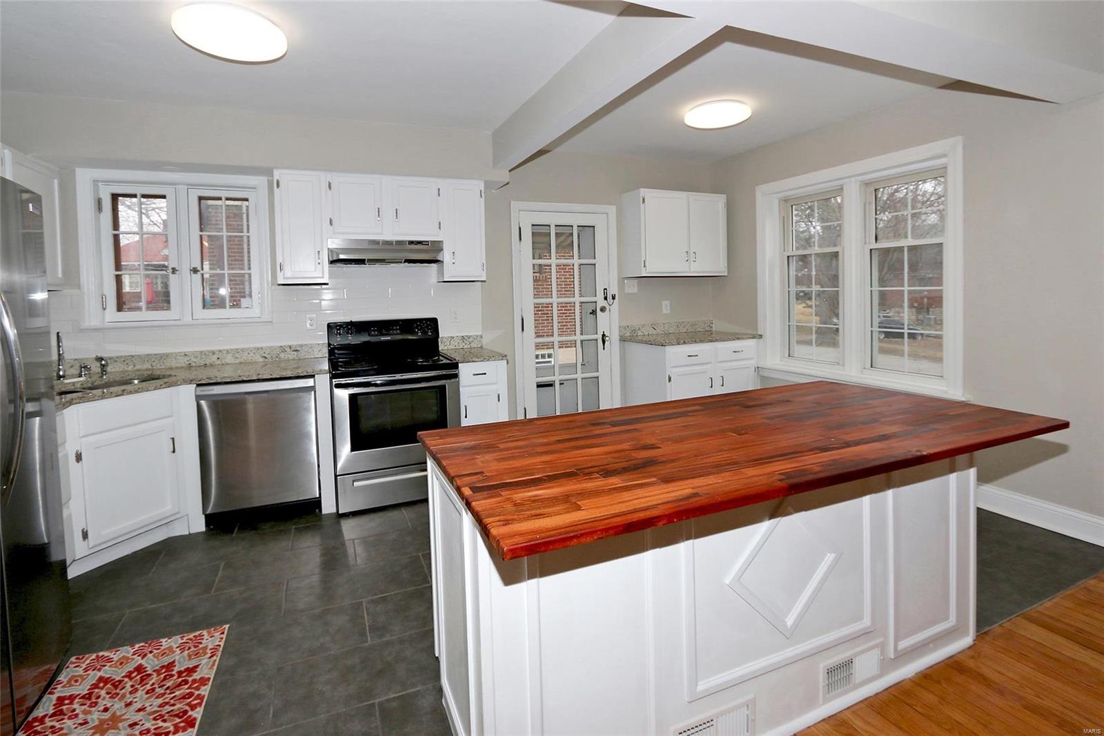 Country Club Add To Normandy Park 2 - Residential