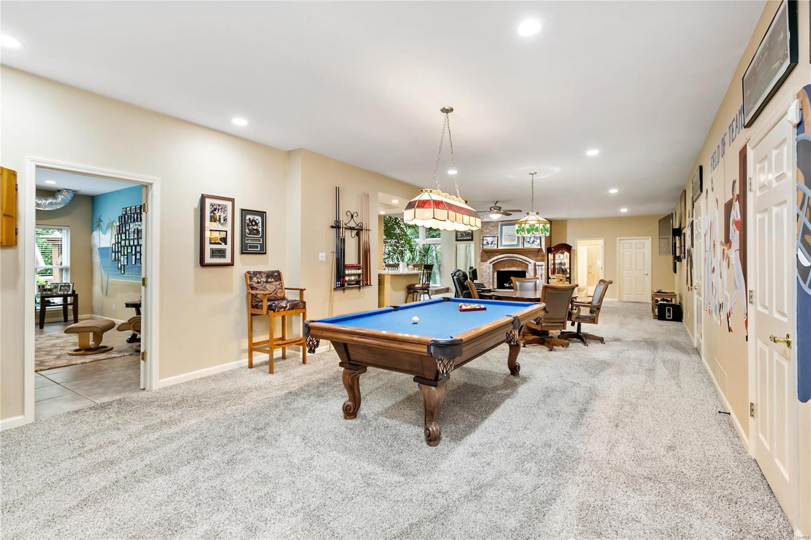 Carverview Manor - Residential