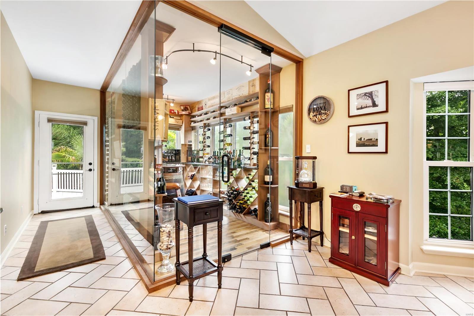 Carverview Manor - Residential