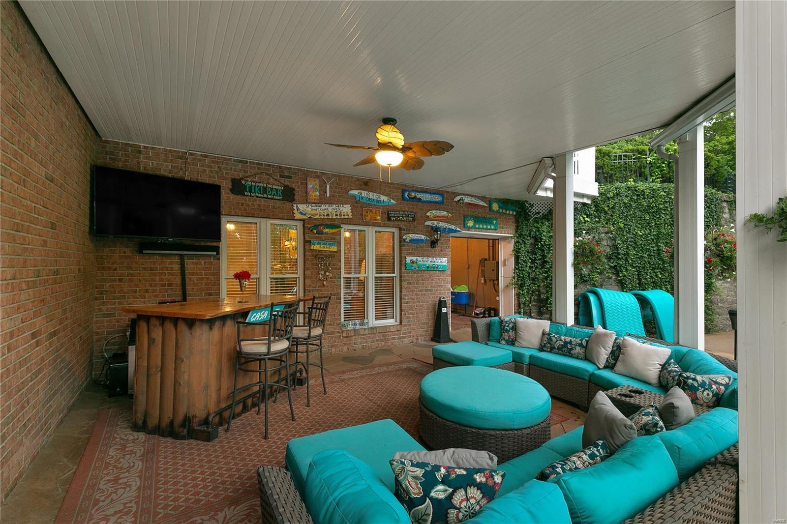 Carverview Manor - Residential