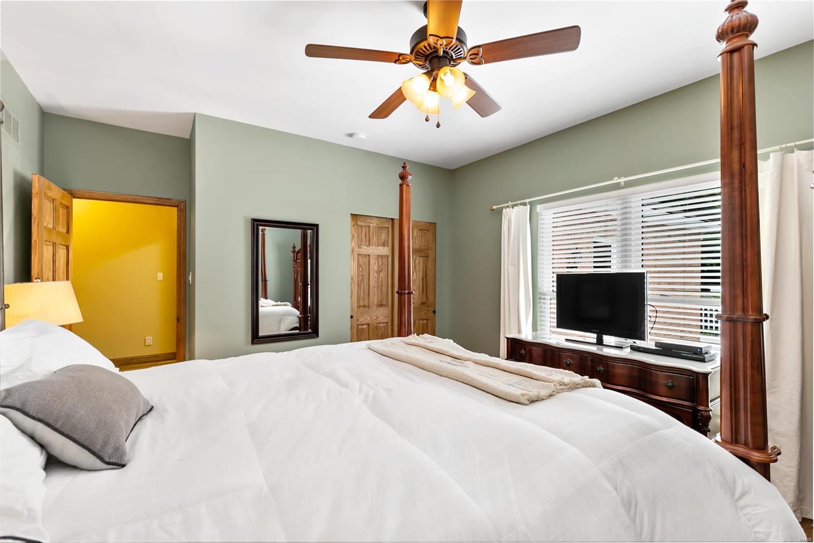 Carverview Manor - Residential