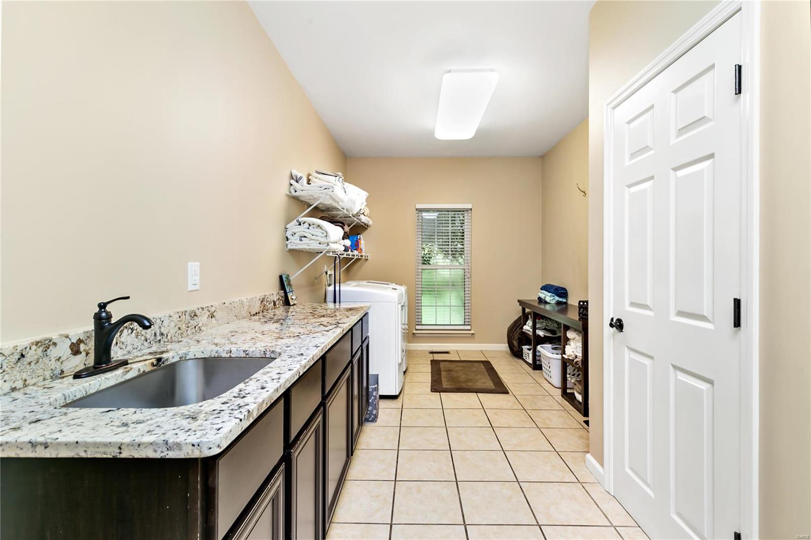 Carverview Manor - Residential