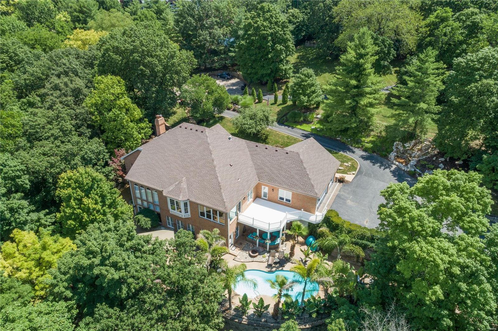 Carverview Manor - Residential