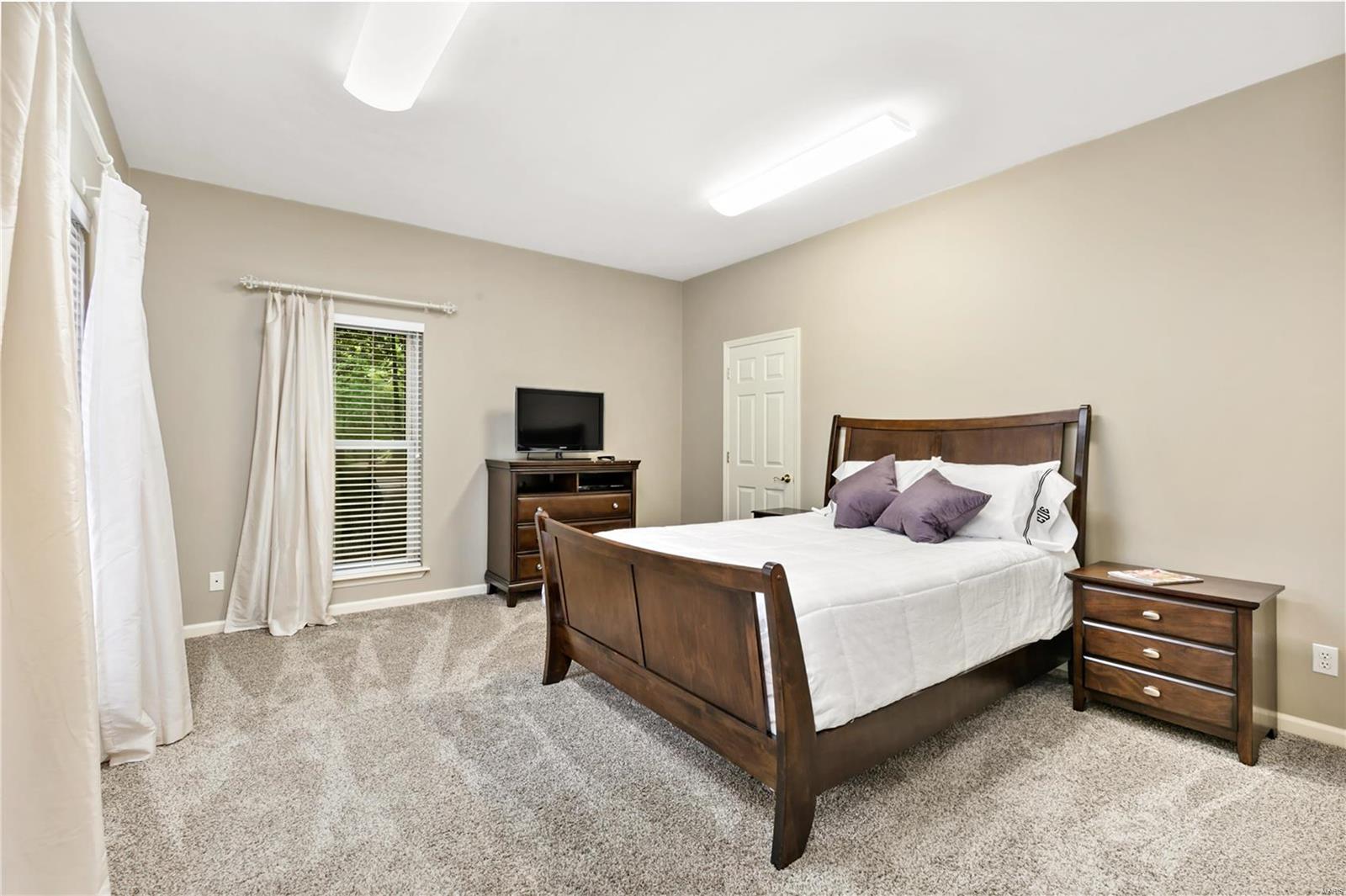 Carverview Manor - Residential