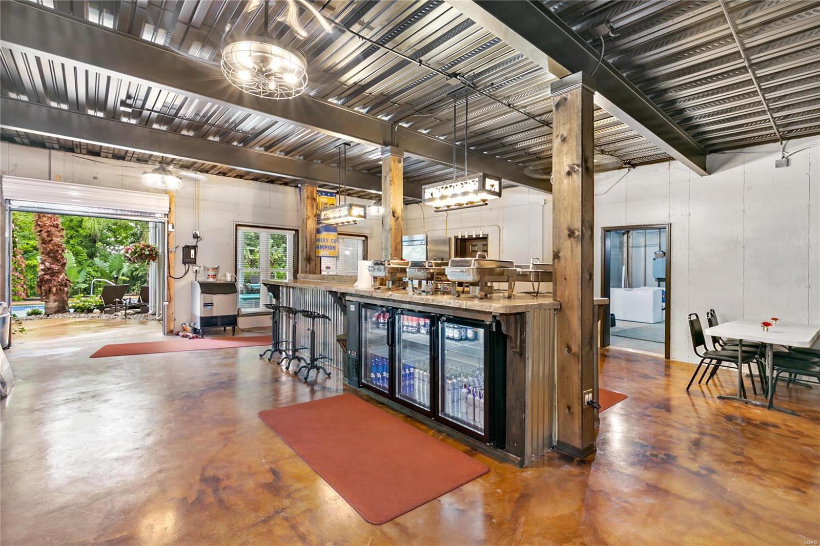 Carverview Manor - Residential