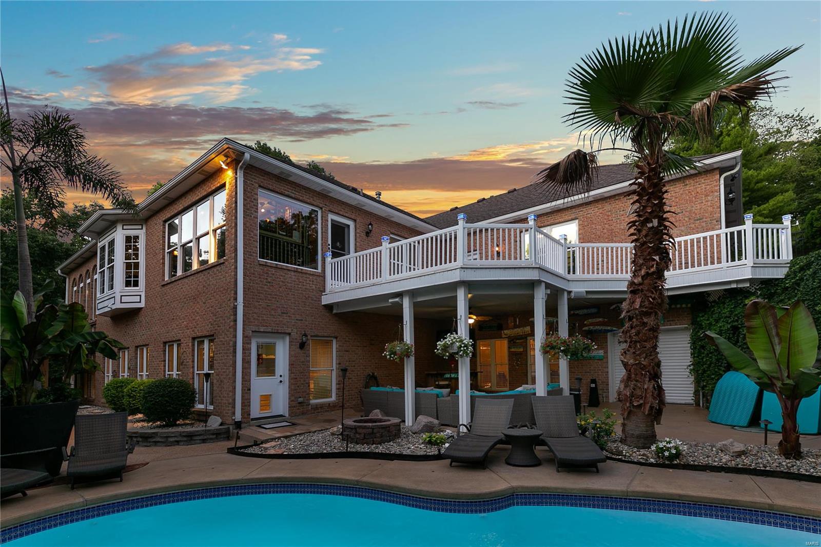 Carverview Manor - Residential