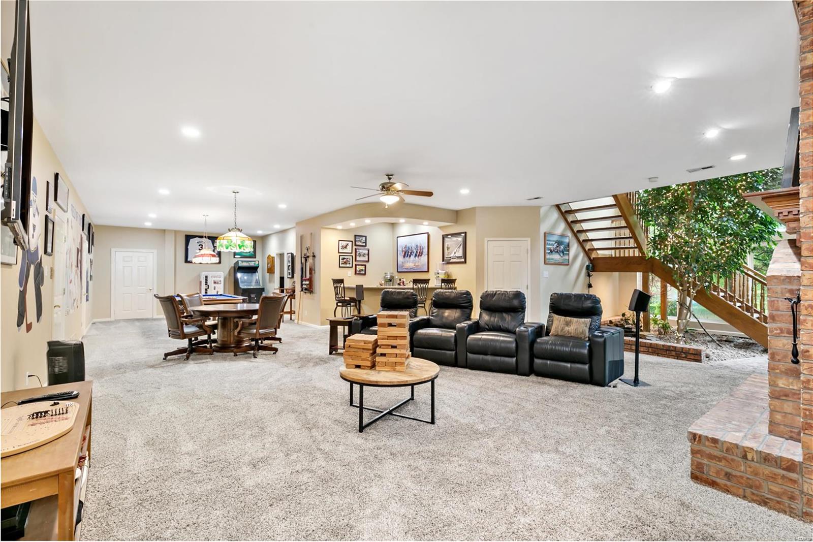 Carverview Manor - Residential