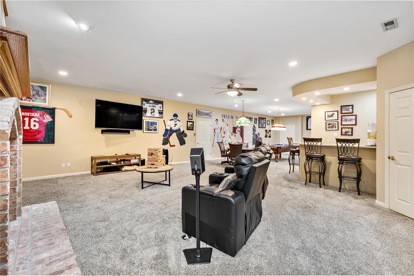 Carverview Manor - Residential