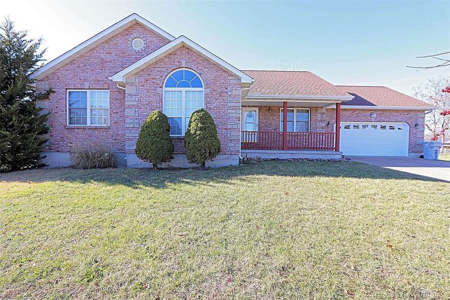 Living is easy in this impressive, generously spacious residence in one of the very desirable locations of Farmington.
The open floor plan encompasses three spacious bedrooms with plenty of room for study, sleep and storage. The eat-in kitchen flows through to the separate dining room.  The expansive living room with vaulted ceilings and crown moulding opens up to a spacious rear covered deck leading to the fenced in back yard. The master bedroom, complete with walk-in closet and ensuite, ensures parents have a private space where they can enjoy peace and quiet all to themselves. Down stairs the basement allows for more room and fun when spent with family and friends with a large family area and another full bath. Inside and out this very well take care of home has so much to offer. Call today for your personal showing.