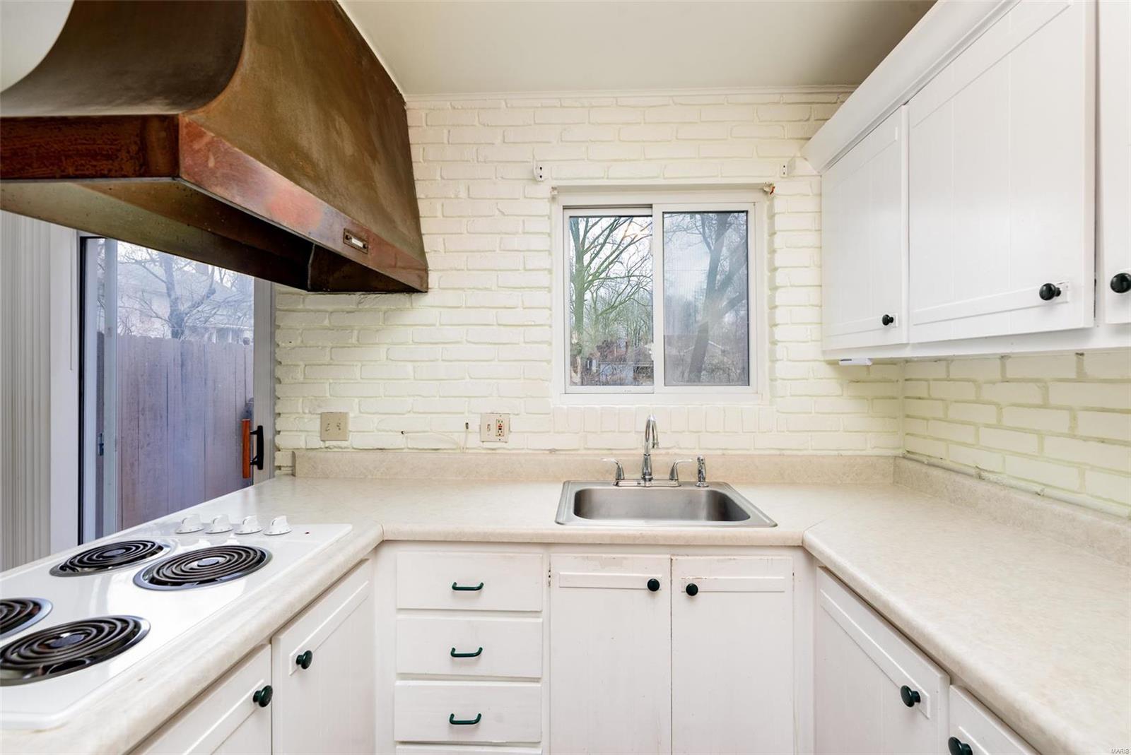 Carleton Arms Condo - Residential