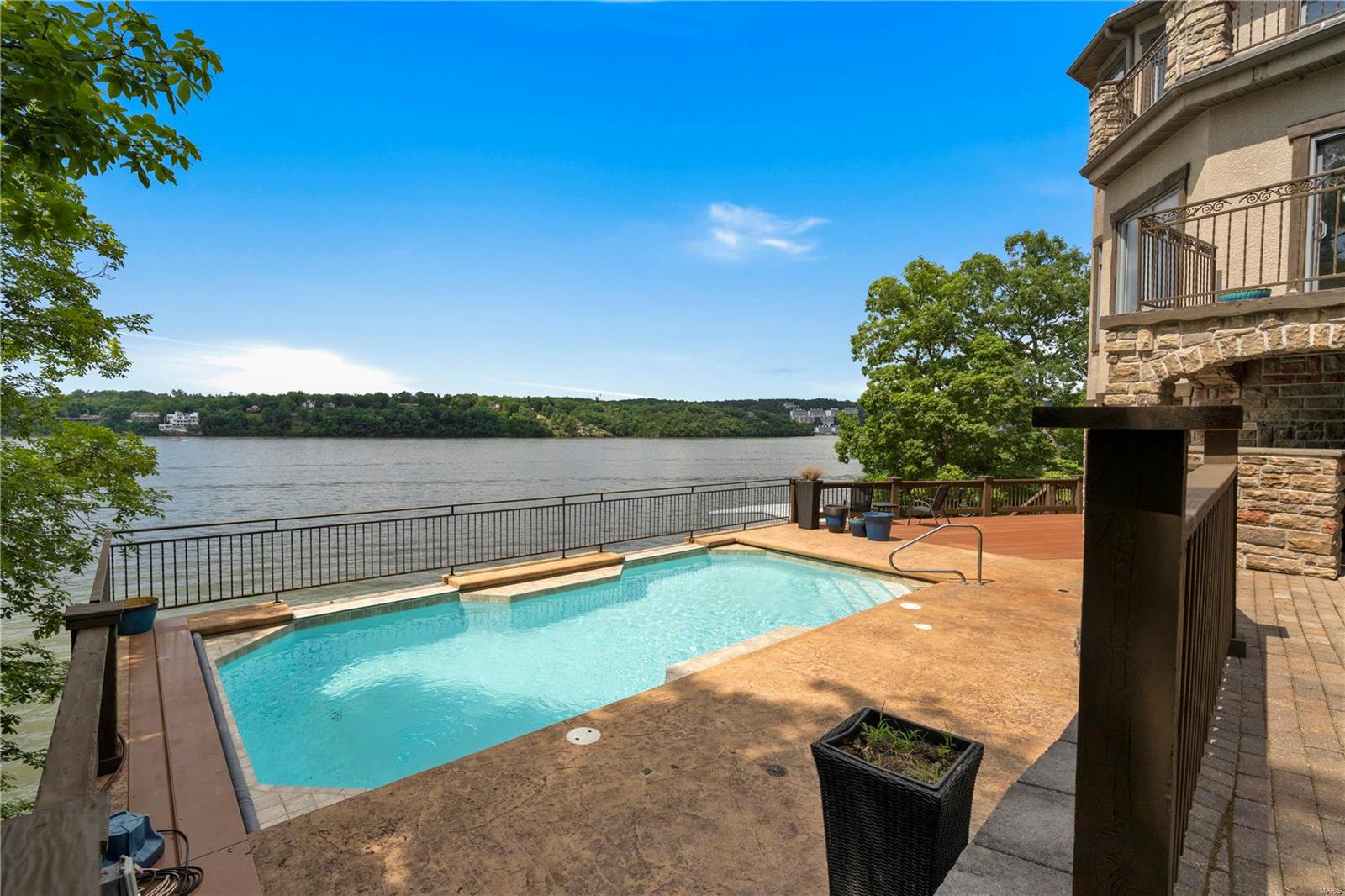 Grand Point Sub - Residential