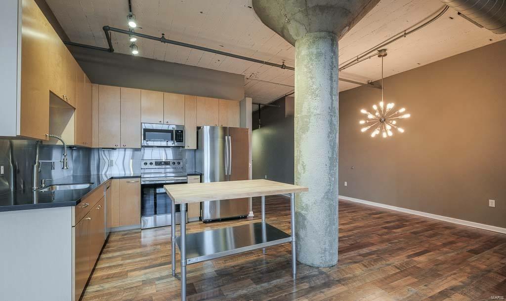 Lofts/2020 Washington - Residential