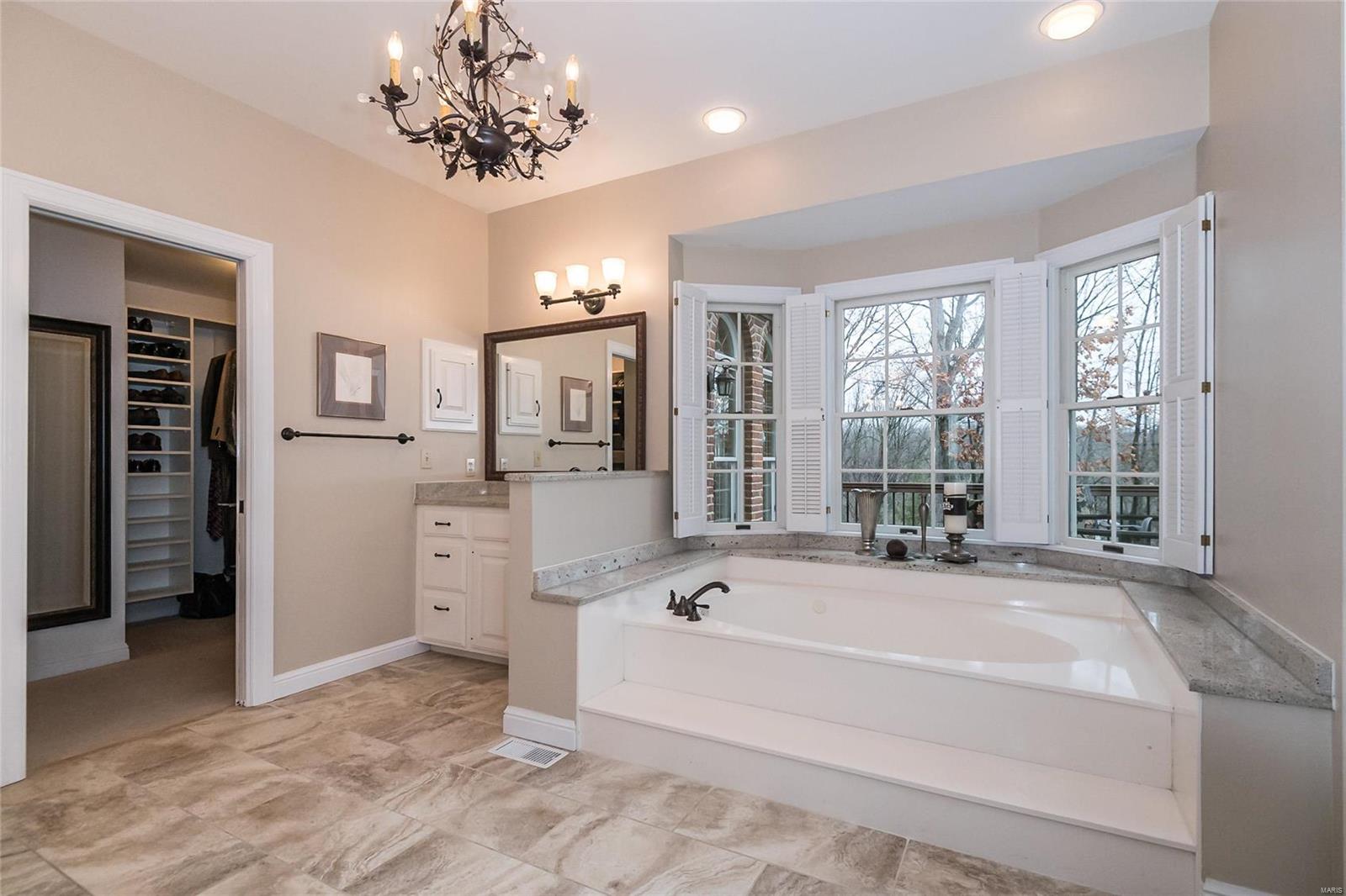 Kingspointe - Residential